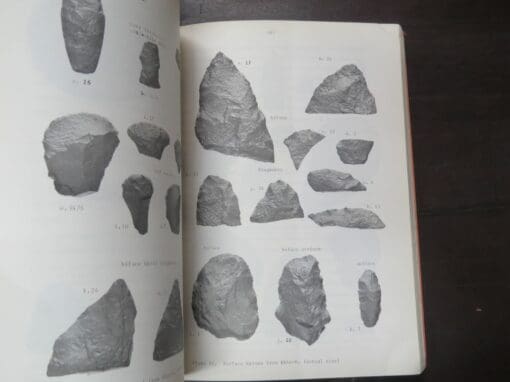 Bryan H. C. Gordon, Migod - 8000 Years of Barrenland Prehistory, Archaeological Survey of Canada paper No.56, National Museum of Man, Mercury Series, Ottawa, 1976 - Image 4