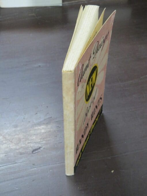 Aunt Daisy, Aunt Daisy's NEW Book of Handy Hints,: 150 pages full of Valuable Hints for the Housewife - Image 11