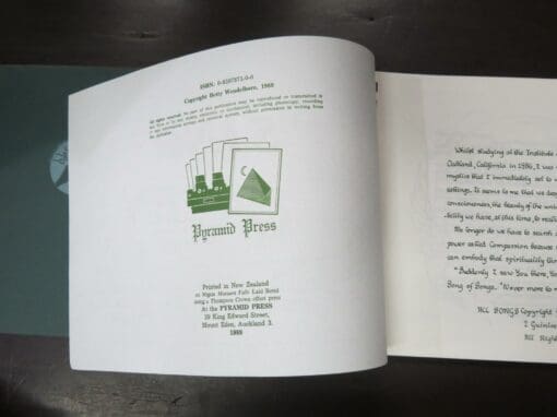 Betty Wendelborn, Sing Green, Songs of the Mystics, illustrated by Rae Minogue - Image 9